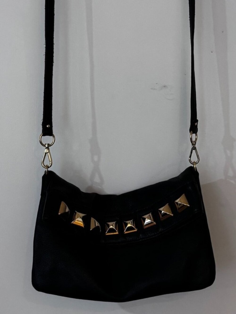Linea Pelle Black Leather w/Gold Tone Decor Convertible Bag, Good Condition - Picture 4 of 9
